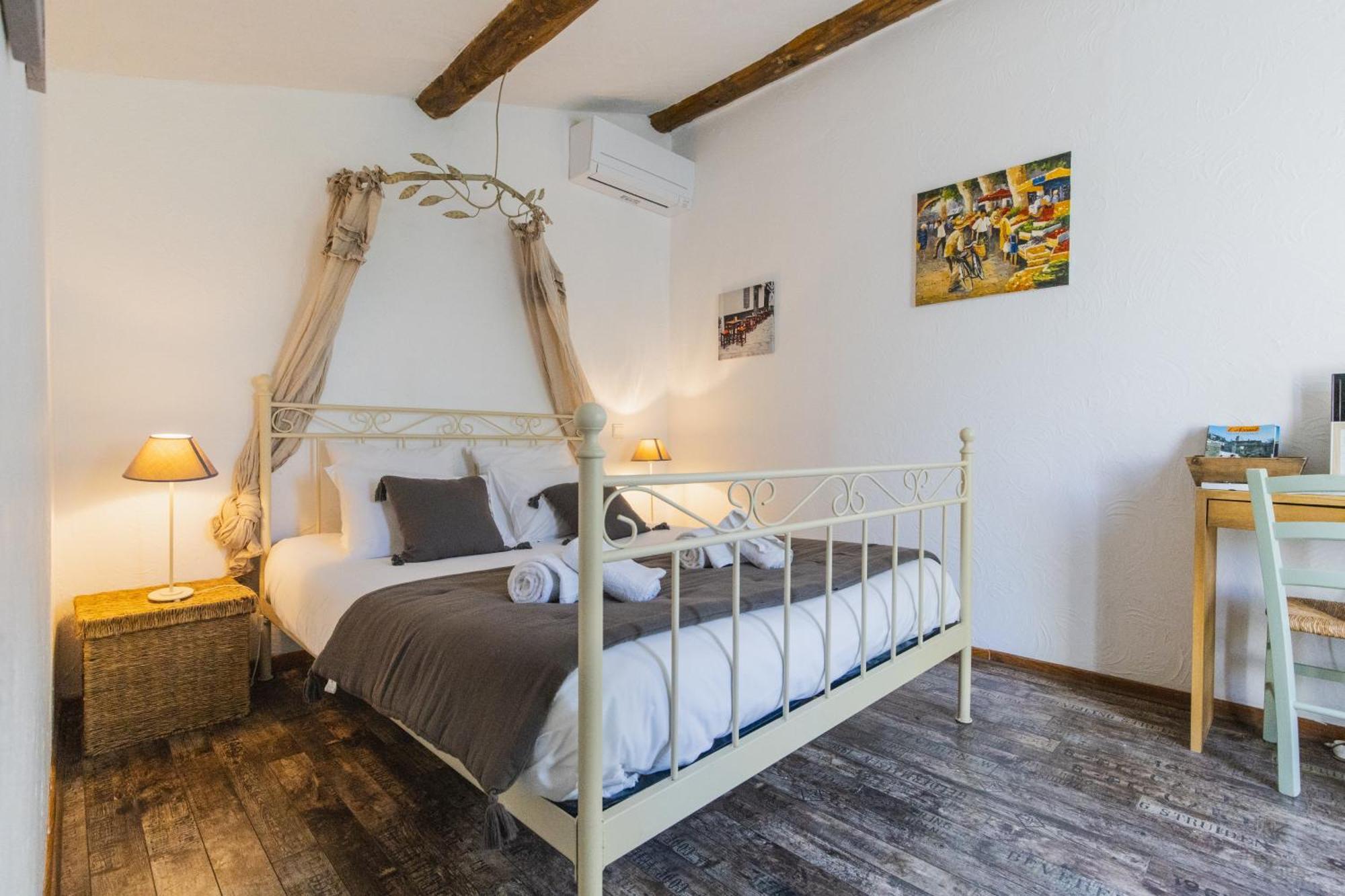 Chambre D'Hotes - B&B - Fleur De Coton Chez Manon En Luberon Lagnes Exterior foto